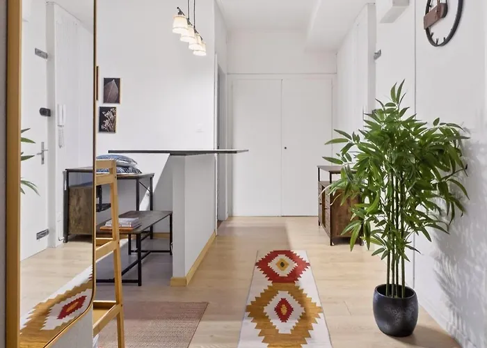 Bistro Walk Apartment *